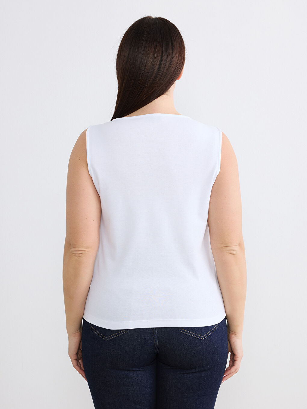 Beyaz Bisiklet Yaka Boncuk İşlemeli Kadın Atlet-7