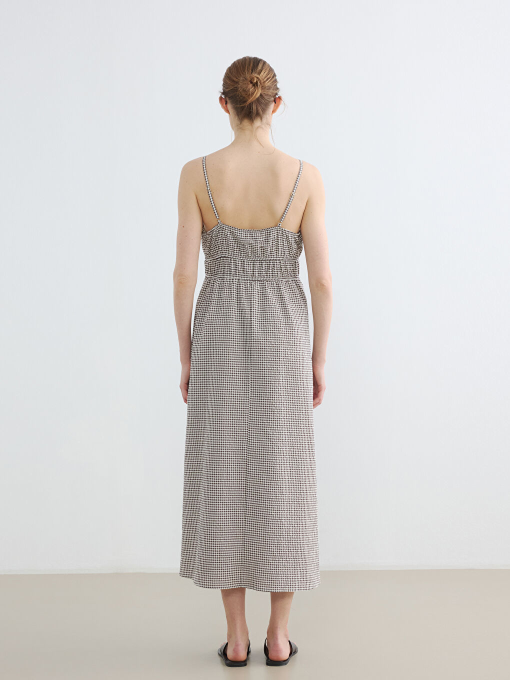 Robe à carreaux à bretelles à col carré-3