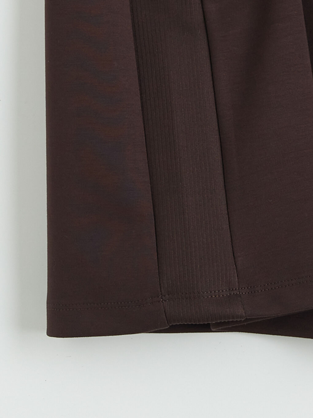 Kahverengi Bisiklet Yaka Kadın Tişört-1