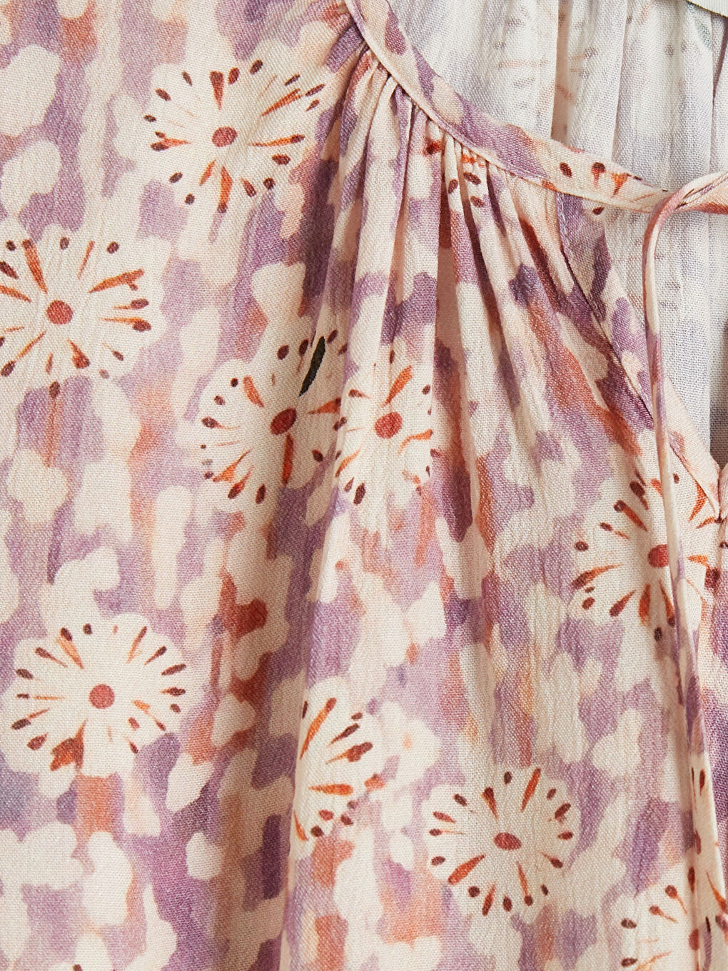 Pembe Bağlamalı Yaka Desenli Büzgülü Bluz-2