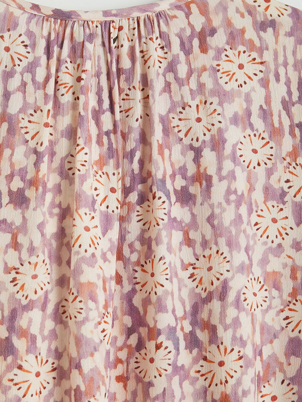 Pembe Bağlamalı Yaka Desenli Büzgülü Bluz-3