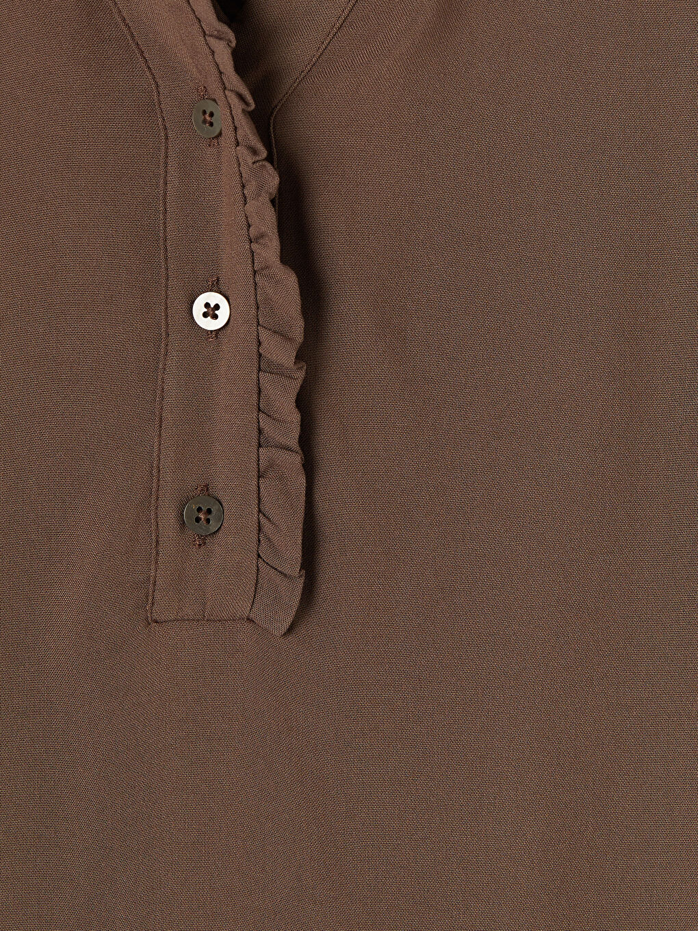 Kahverengi Fırfırlı Kaçık Yaka Bluz-2