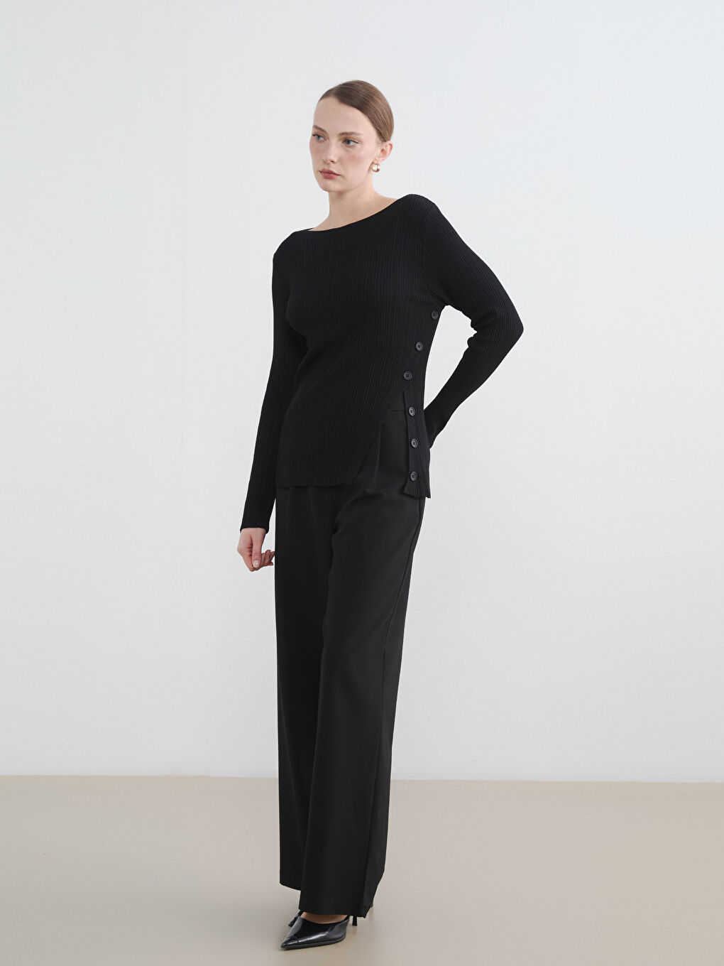 Crew Neck Women's Knitwear Sweater-1