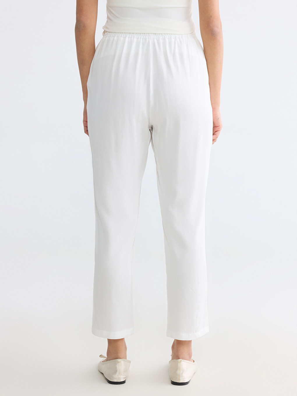 Žena Bijela Pantalone-3