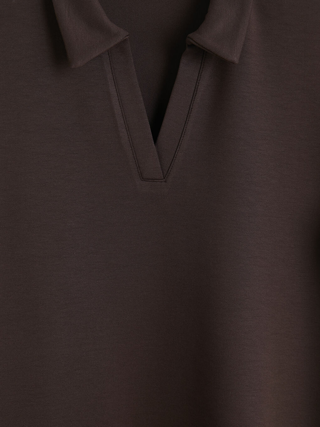 Kahverengi Polo Yaka Fırfırlı Soft Touch Kadın Tişört-2