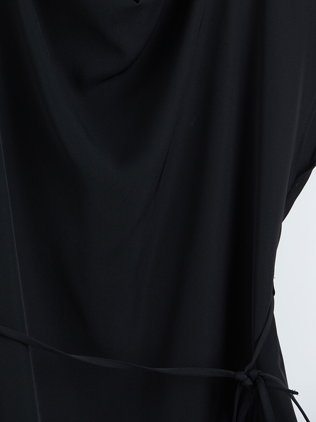 Siyah Kayık Yaka Kuşaklı Bluz-2