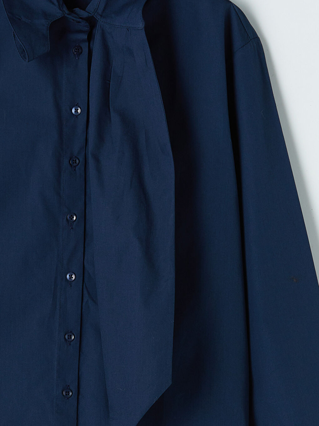 Lacivert Fular Yaka Kadın Gömlek-2