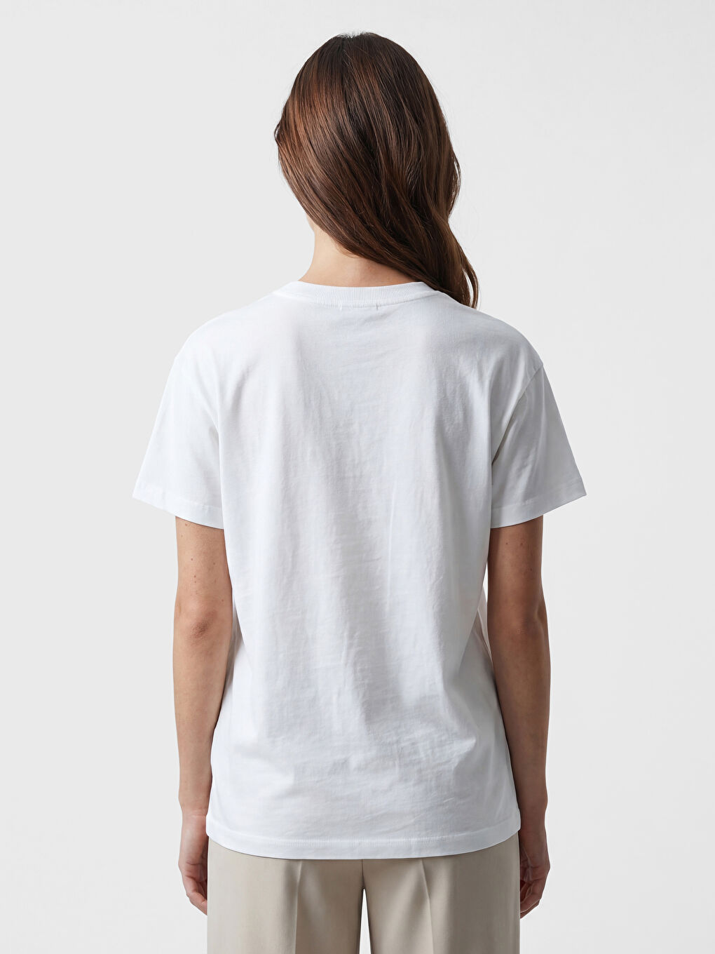 Beyaz Bisiklet Yaka Baskılı Kadın Tişört-3