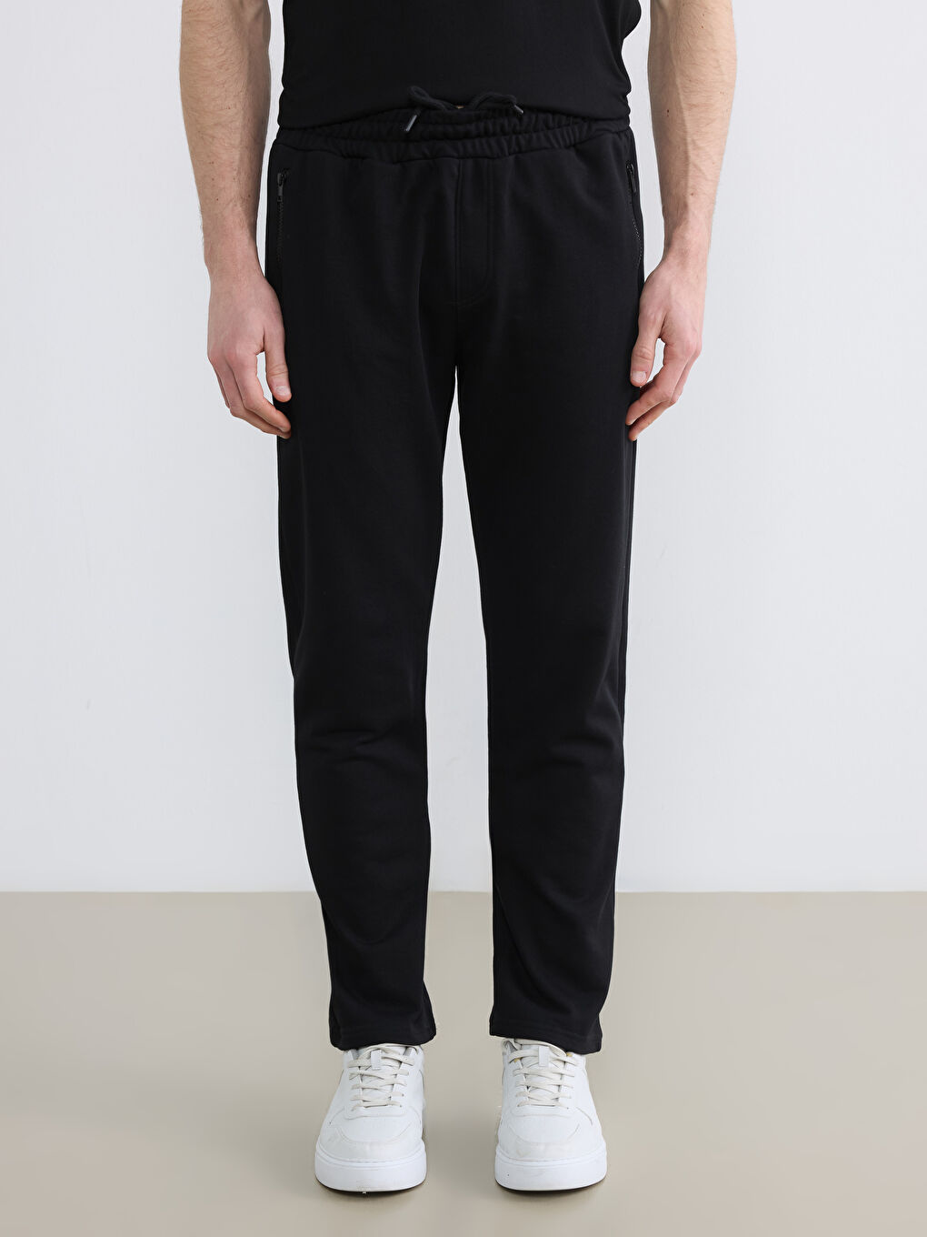 Siyah Standart Kalıp Erkek Eşofman Altı-1