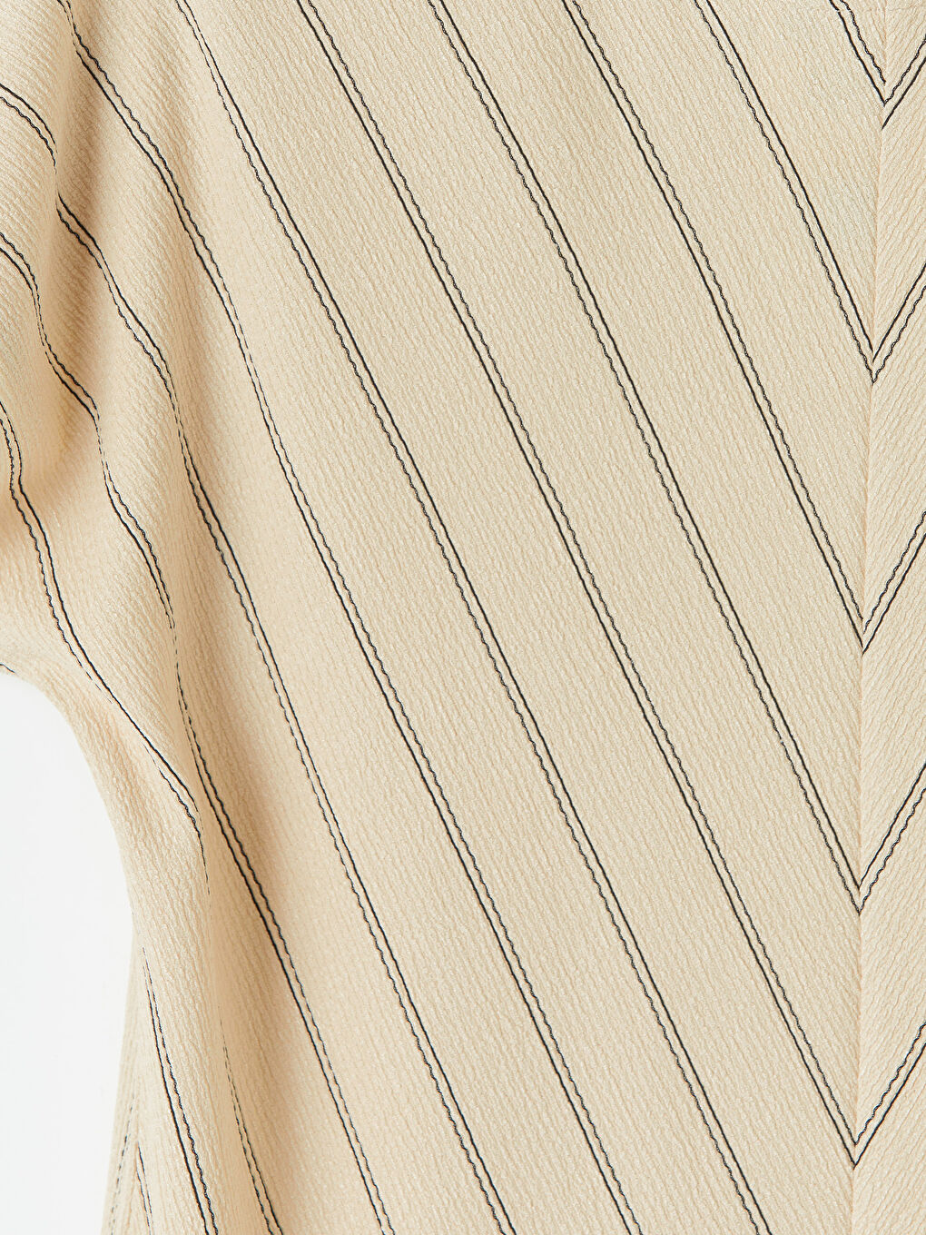 Ekru Bisiklet Yaka Çizgili Kadın Tişört-2