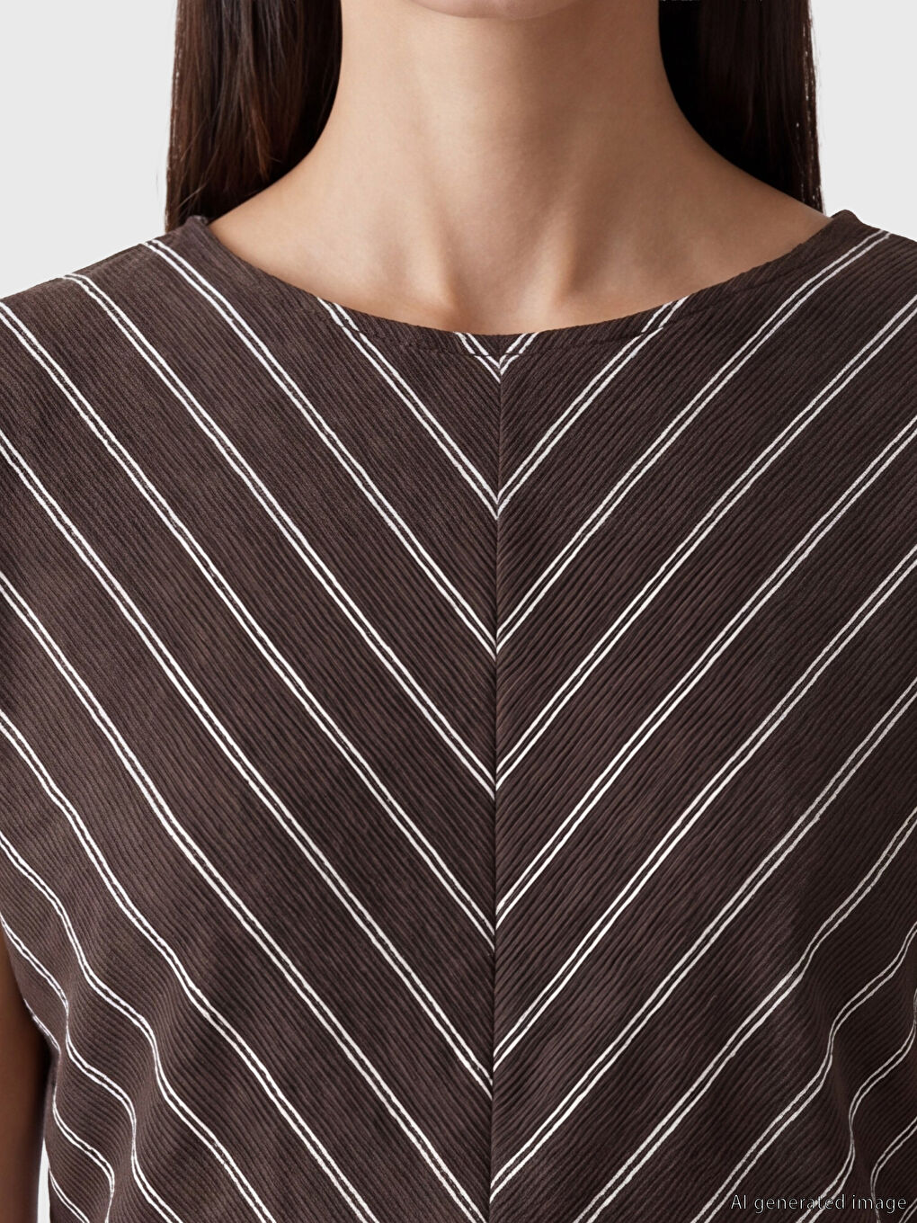 Kahverengi Bisiklet Yaka Çizgili Kadın Tişört-2