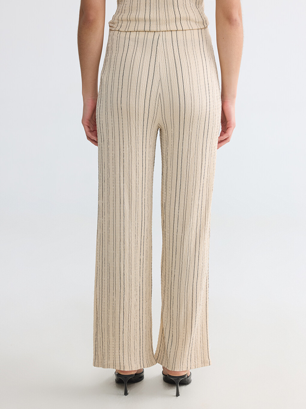 Ekru Beli Lastikli Çizgili Kadın Pantolon-3