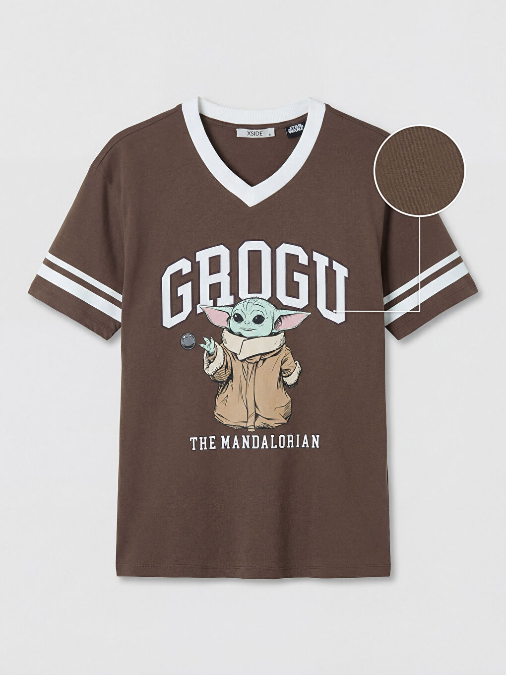 Kahverengi V Yaka The Mandalorian Baskılı Kadın Tişört