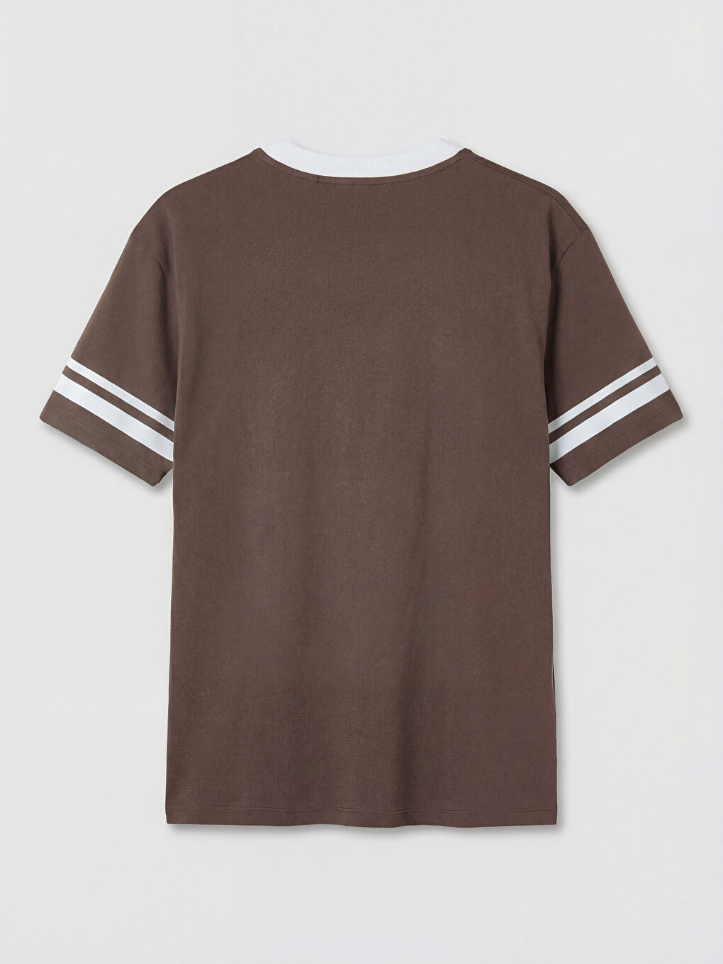 Kahverengi V Yaka The Mandalorian Baskılı Kadın Tişört-1