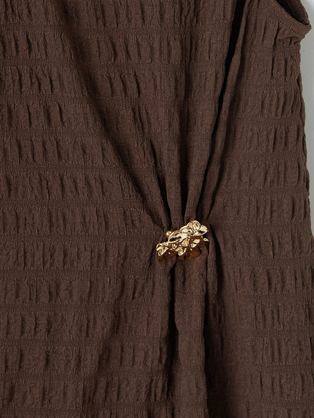 Kahverengi Bisiklet Yaka Aplikeli Büzgülü Bluz-2