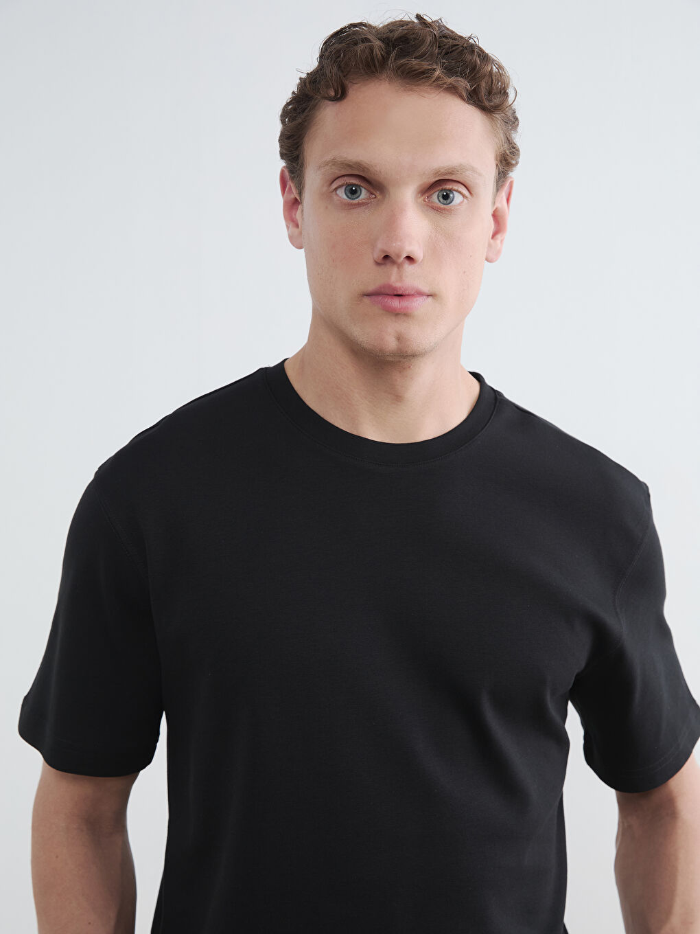 Siyah Relaxed Fit  Bisiklet Yaka Erkek Tişört