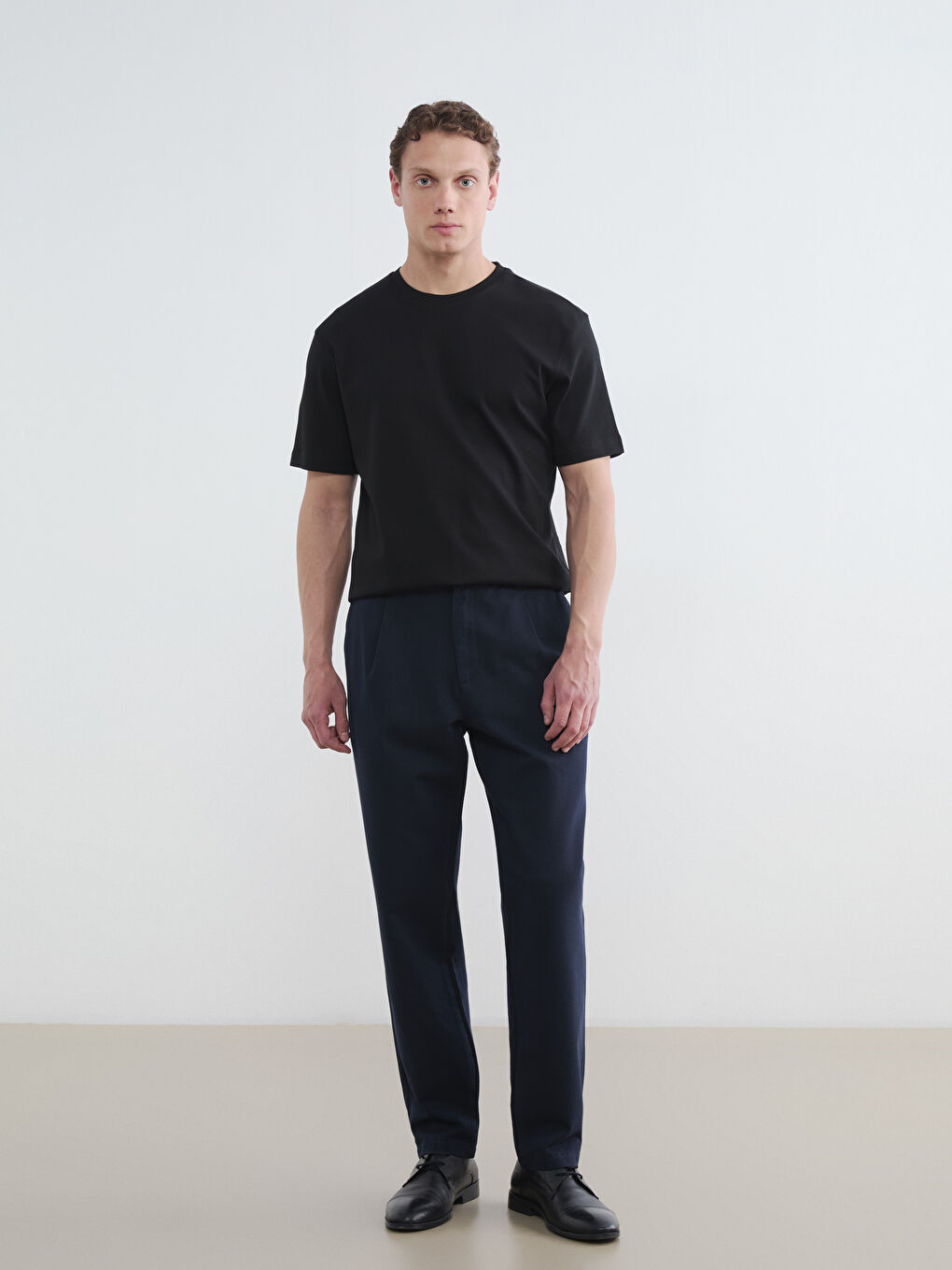 Siyah Relaxed Fit  Bisiklet Yaka Erkek Tişört-1