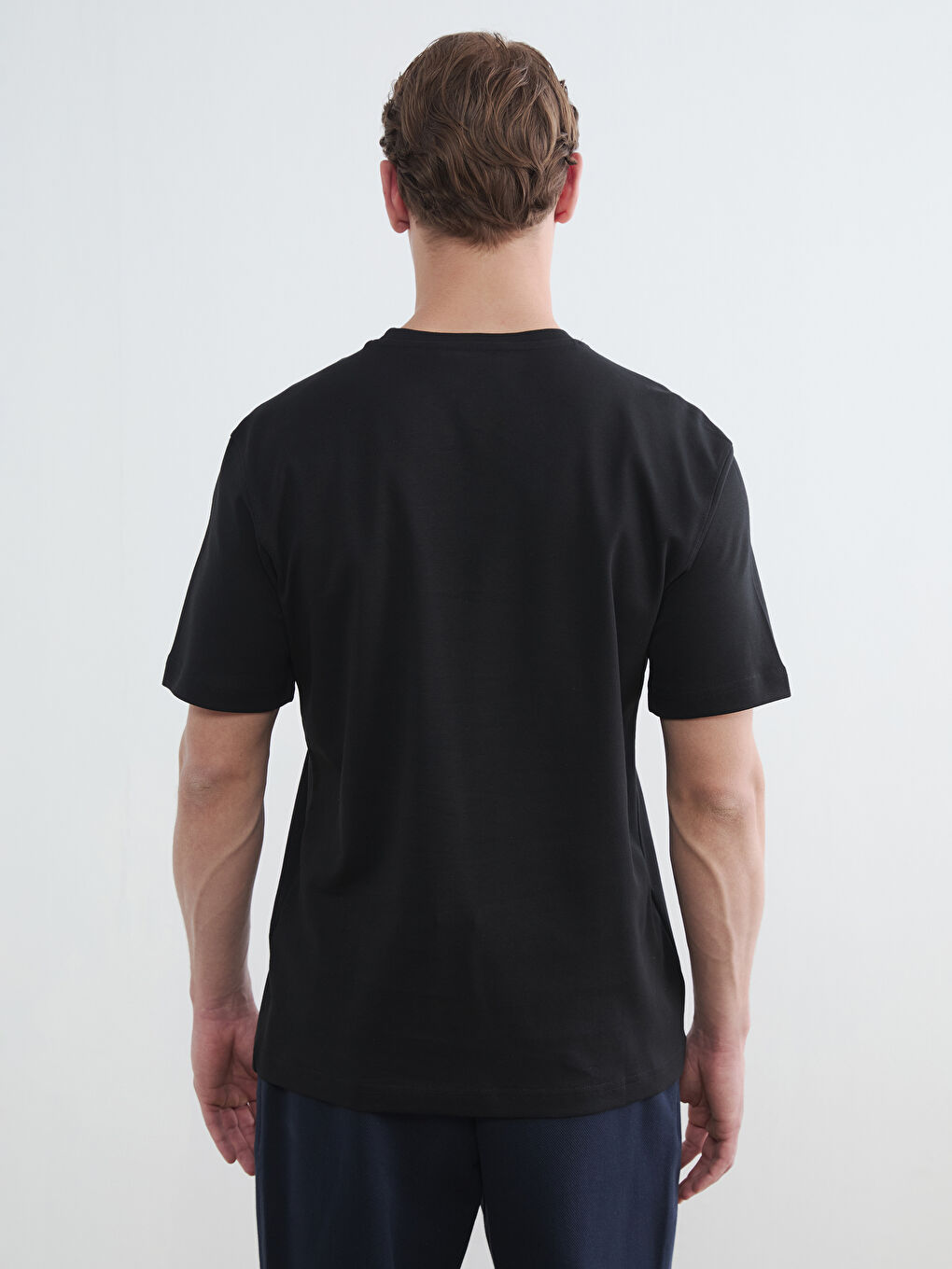 Siyah Relaxed Fit  Bisiklet Yaka Erkek Tişört-3