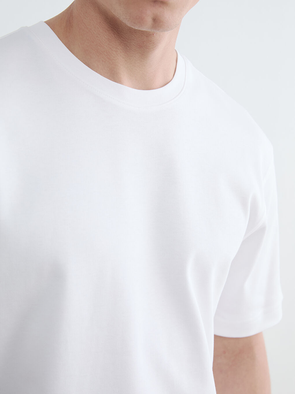 Beyaz Relaxed Fit  Bisiklet Yaka Erkek Tişört-2