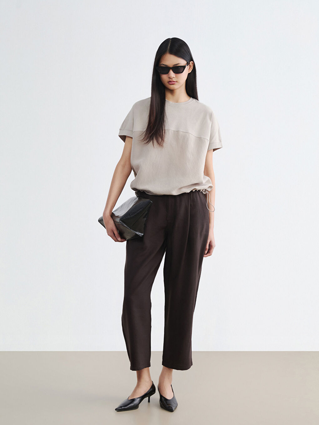 Kahverengi Loose Fit Kadın Pileli Kumaş Pantolon