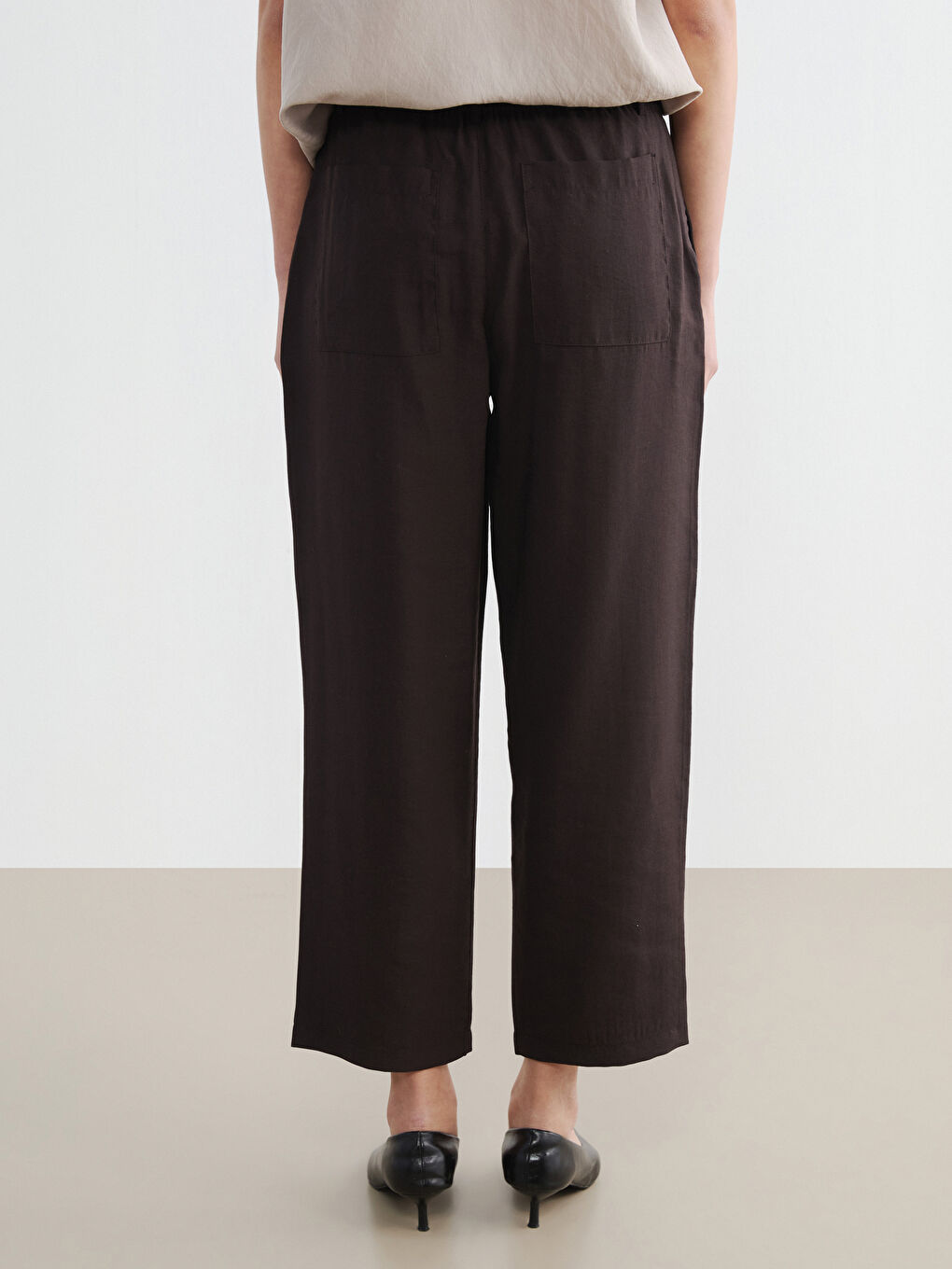 Kahverengi Loose Fit Kadın Pileli Kumaş Pantolon-3