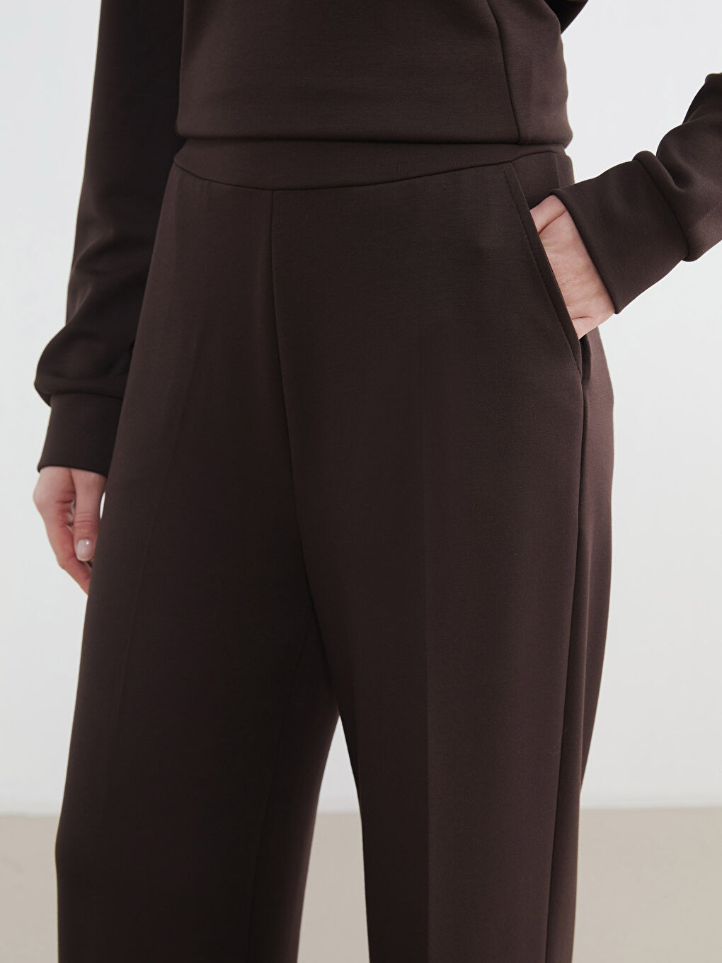 Kahverengi Beli Lastikli Soft Touch Kadın Eşofman Altı-2