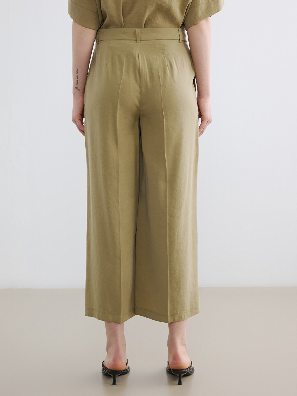 Tamno Žuta Pantalone Žena-3