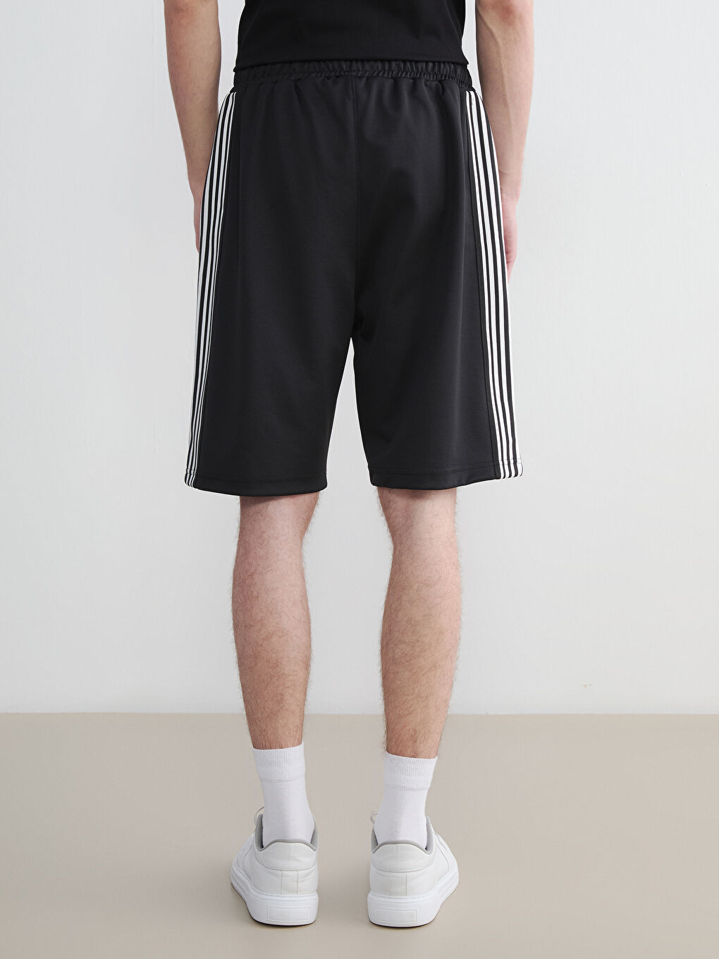 Siyah Rahat Kalıp Erkek Şort-3