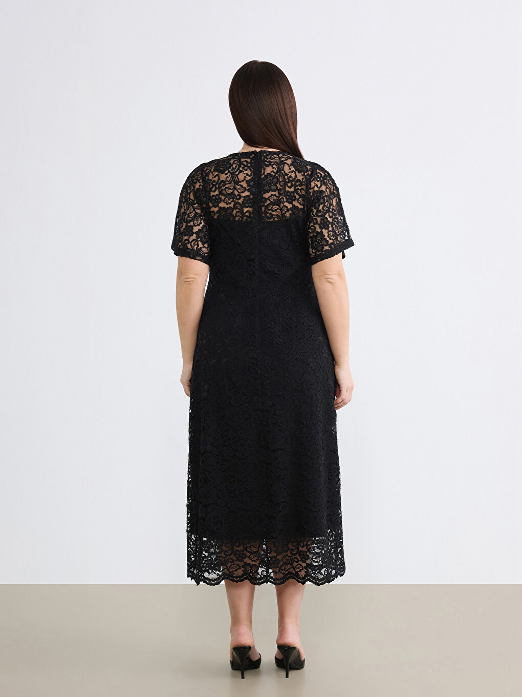 Siyah Bisiklet Yaka Dantelli Elbise-7