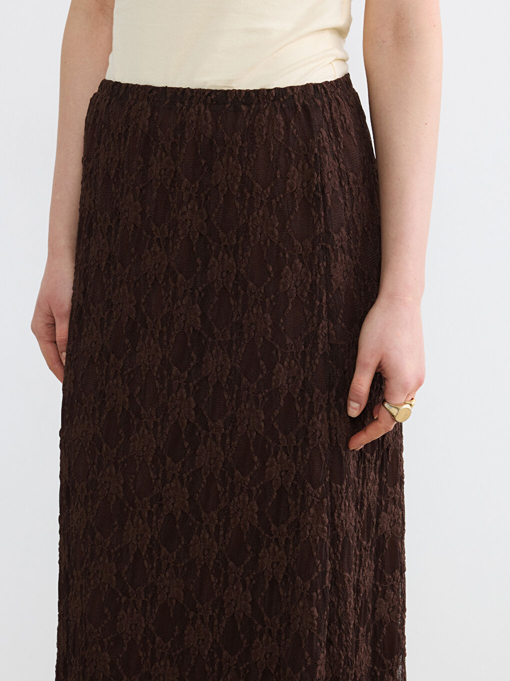 Kahverengi Beli Lastikli Dantelli Etek-2