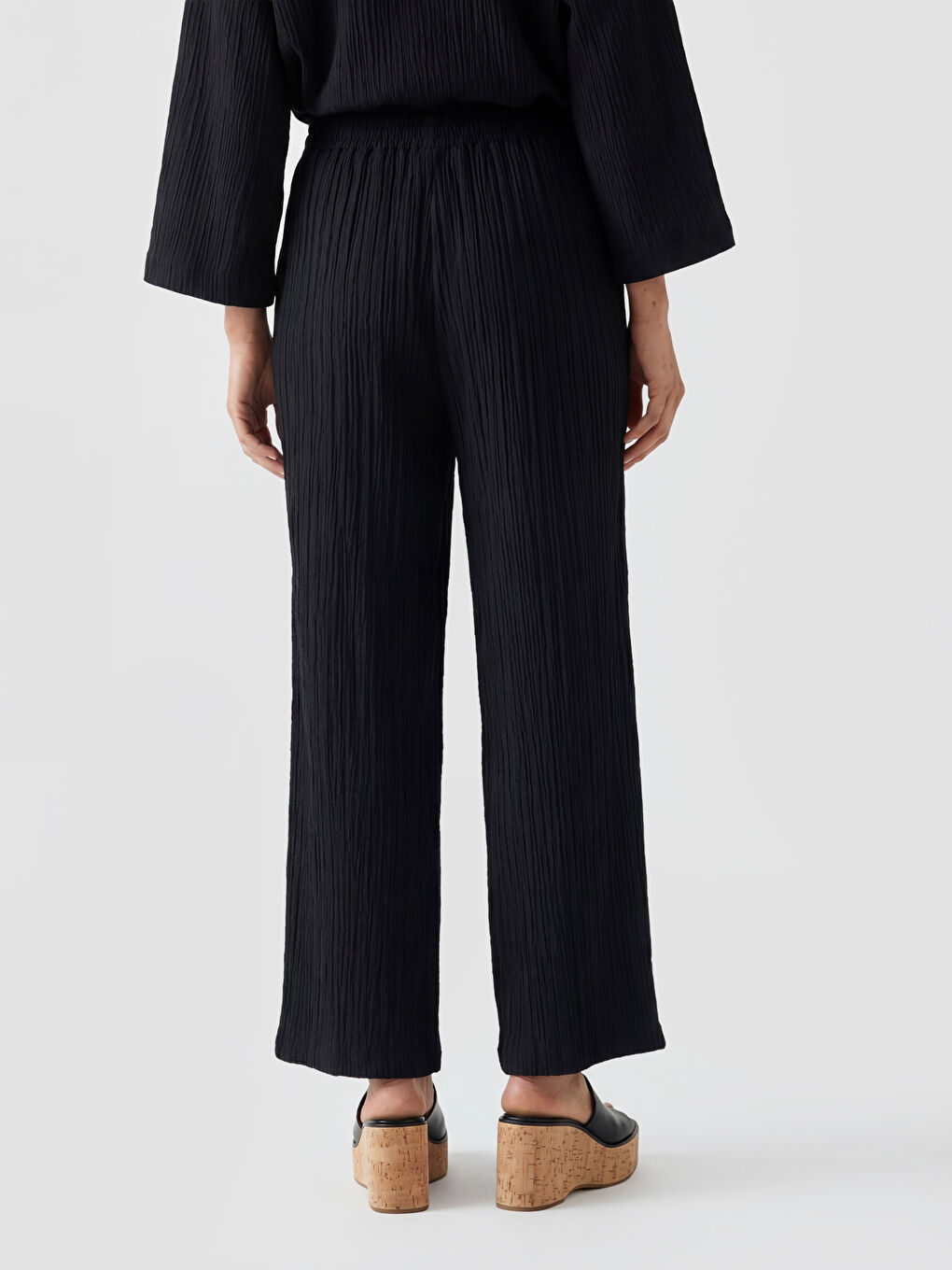 Siyah Beli Lastikli Dokulu Müslin Kadın Pantolon-2