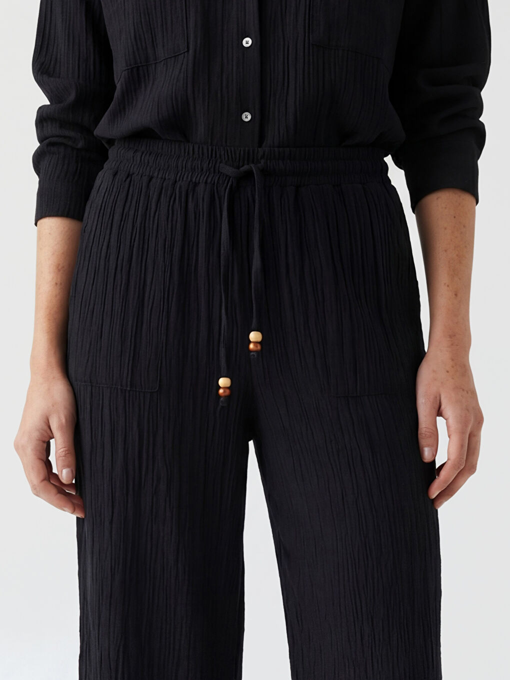 Siyah Beli Lastikli Dokulu Müslin Kadın Pantolon-3