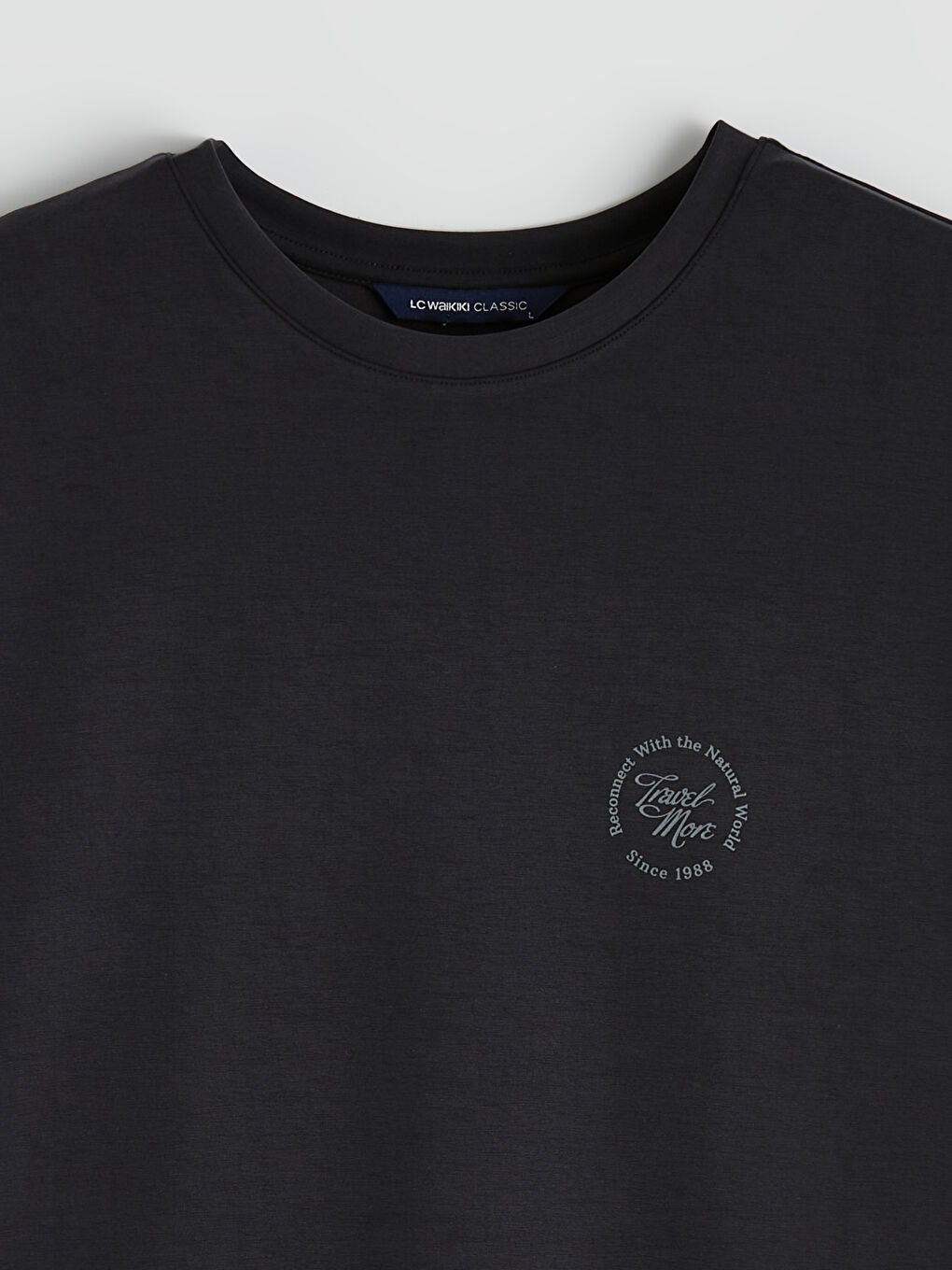 Siyah Bisiklet Yaka Baskılı Erkek Tişört-1