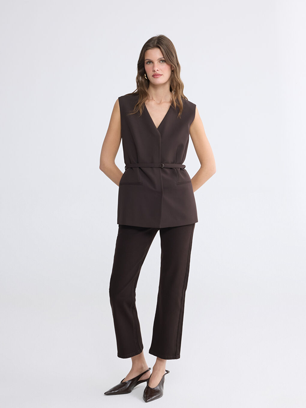 Kahverengi V Yaka Beli Kemerli Kadın Yelek-1