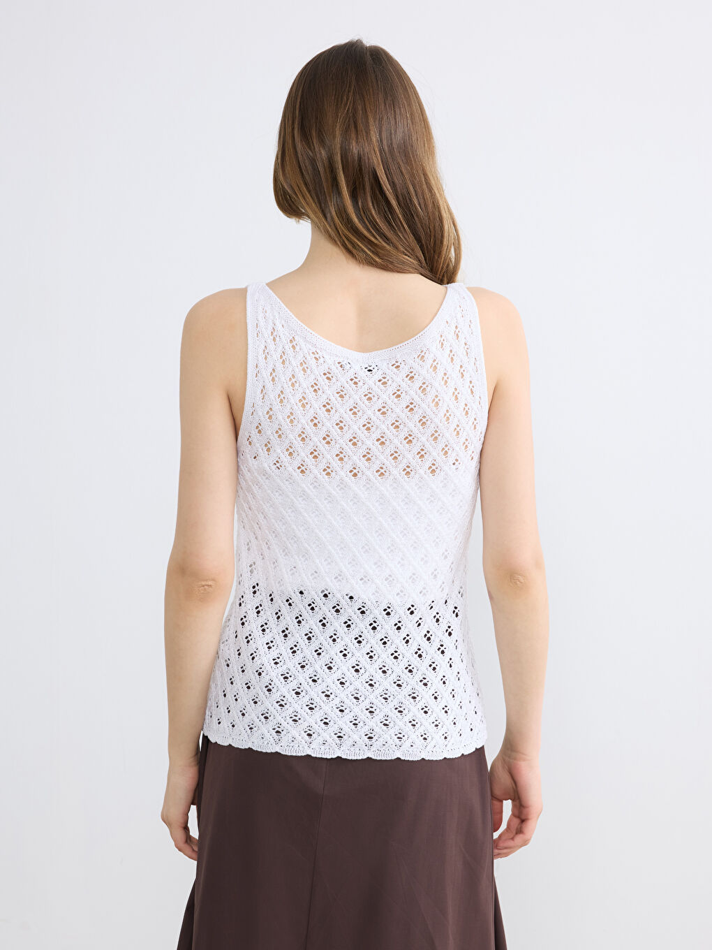 Beyaz Bisiklet Yaka Ajurlu Kadın Triko Atlet-3