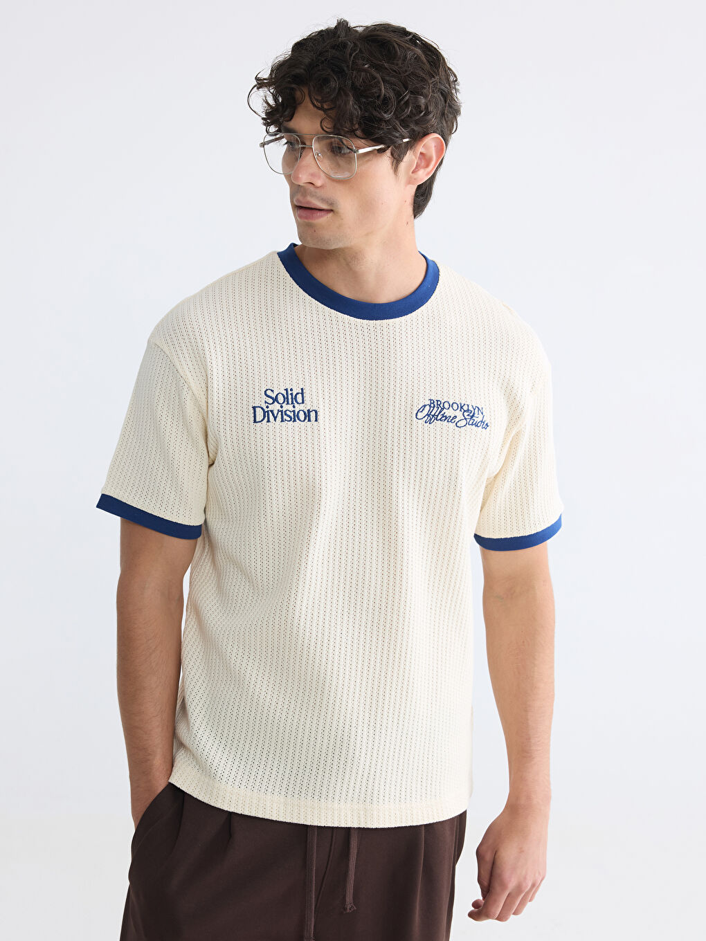 Ekru Bisiklet Yaka Brooklyn Nakışlı Erkek Tişört