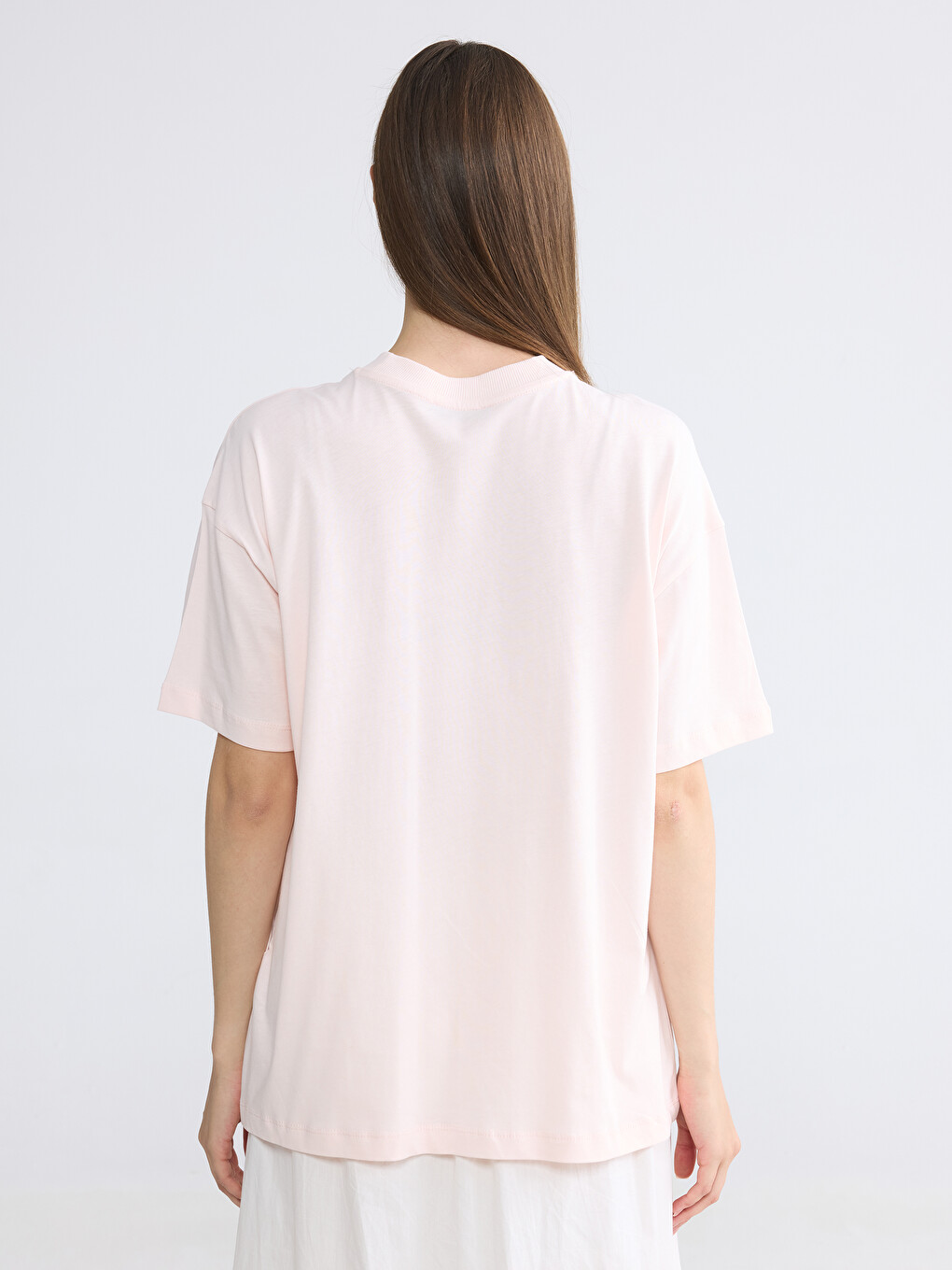 Bluza sa okruglim izrezom i vezom-3