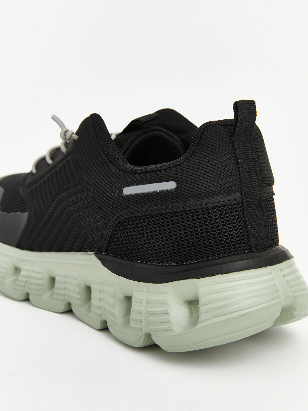 Siyah Fileli Kalın Tabanlı Erkek Çocuk Spor Ayakkabı-4