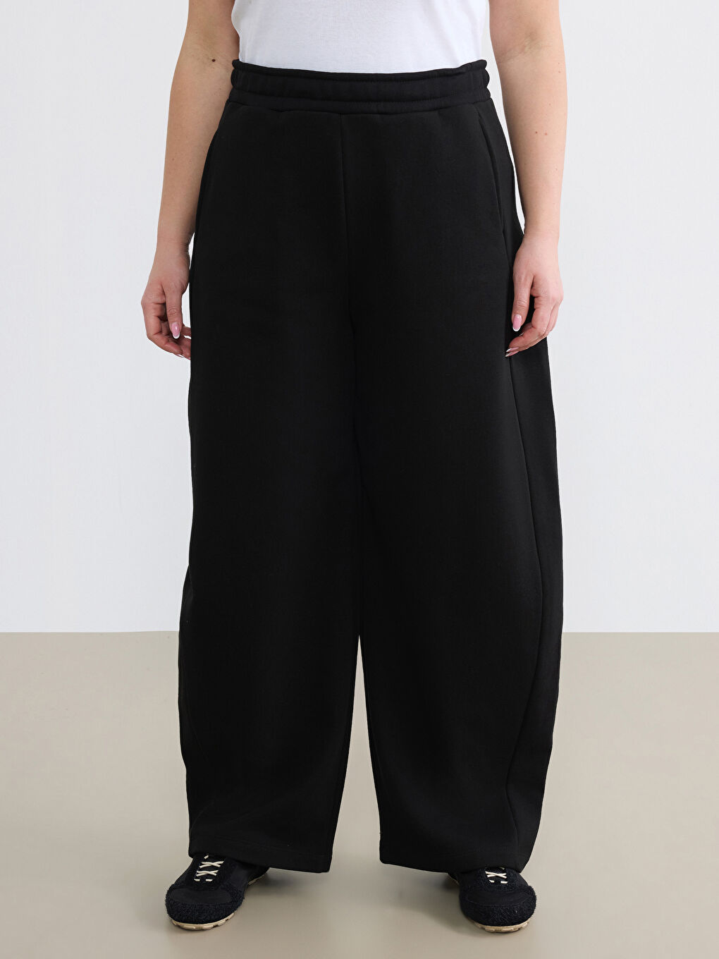 Siyah Beli Lastikli Kadın Eşofman Altı-1