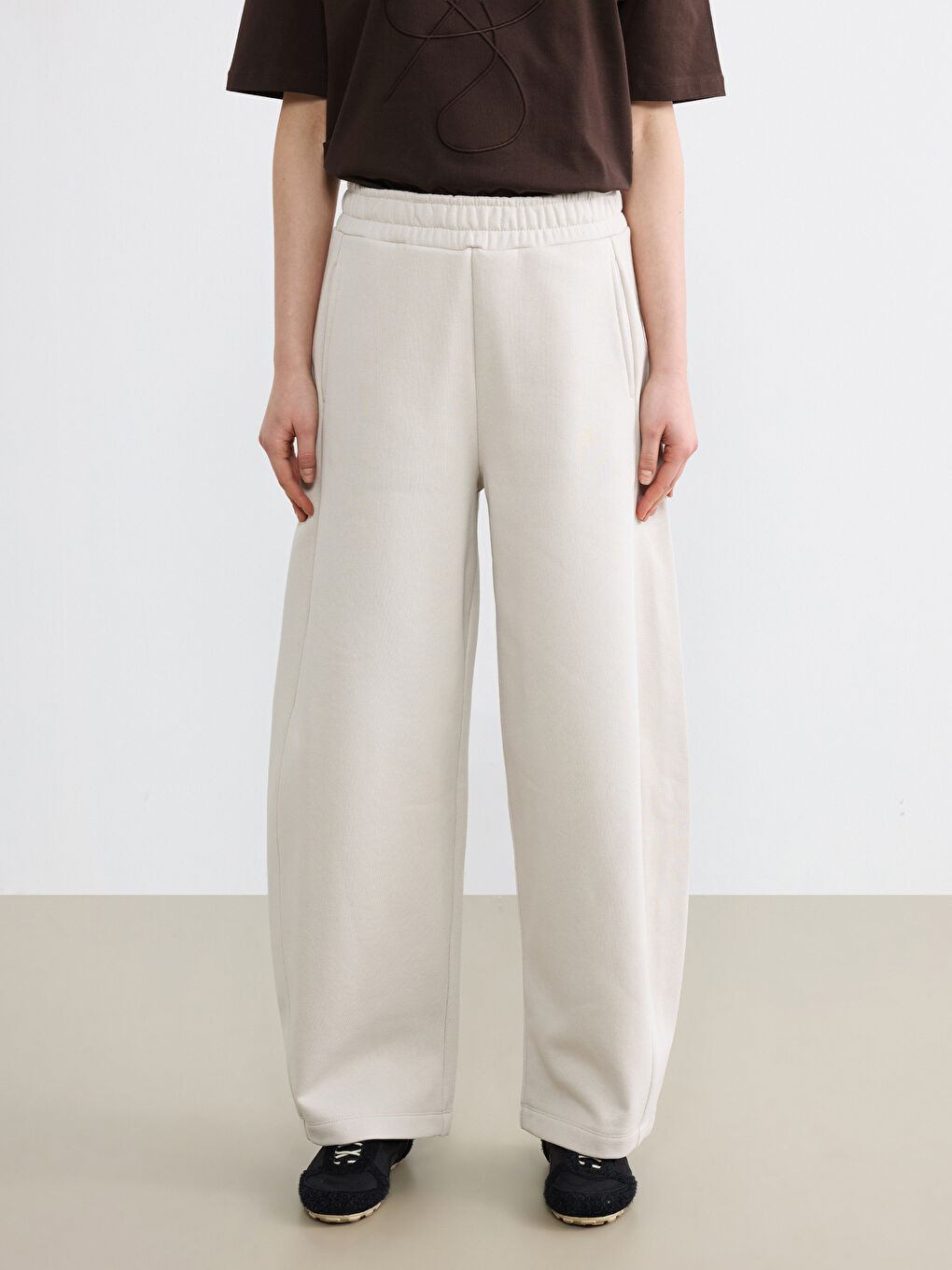 Bej Beli Lastikli Kadın Eşofman Altı-2