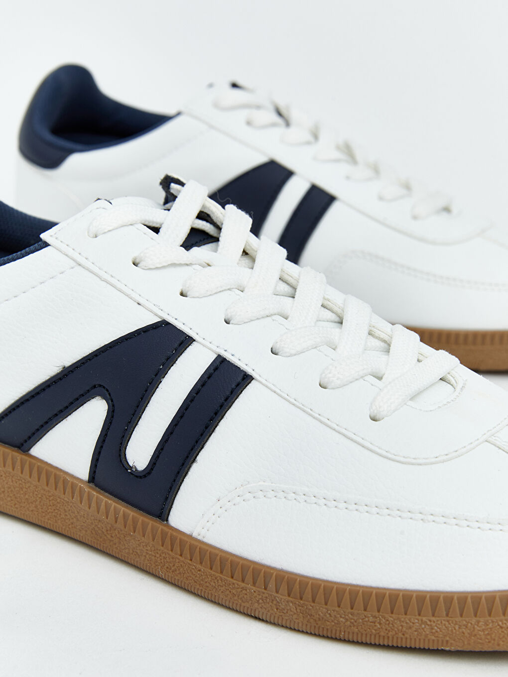 Beyaz Süet Görünümlü Erkek Spor Ayakkabı-2