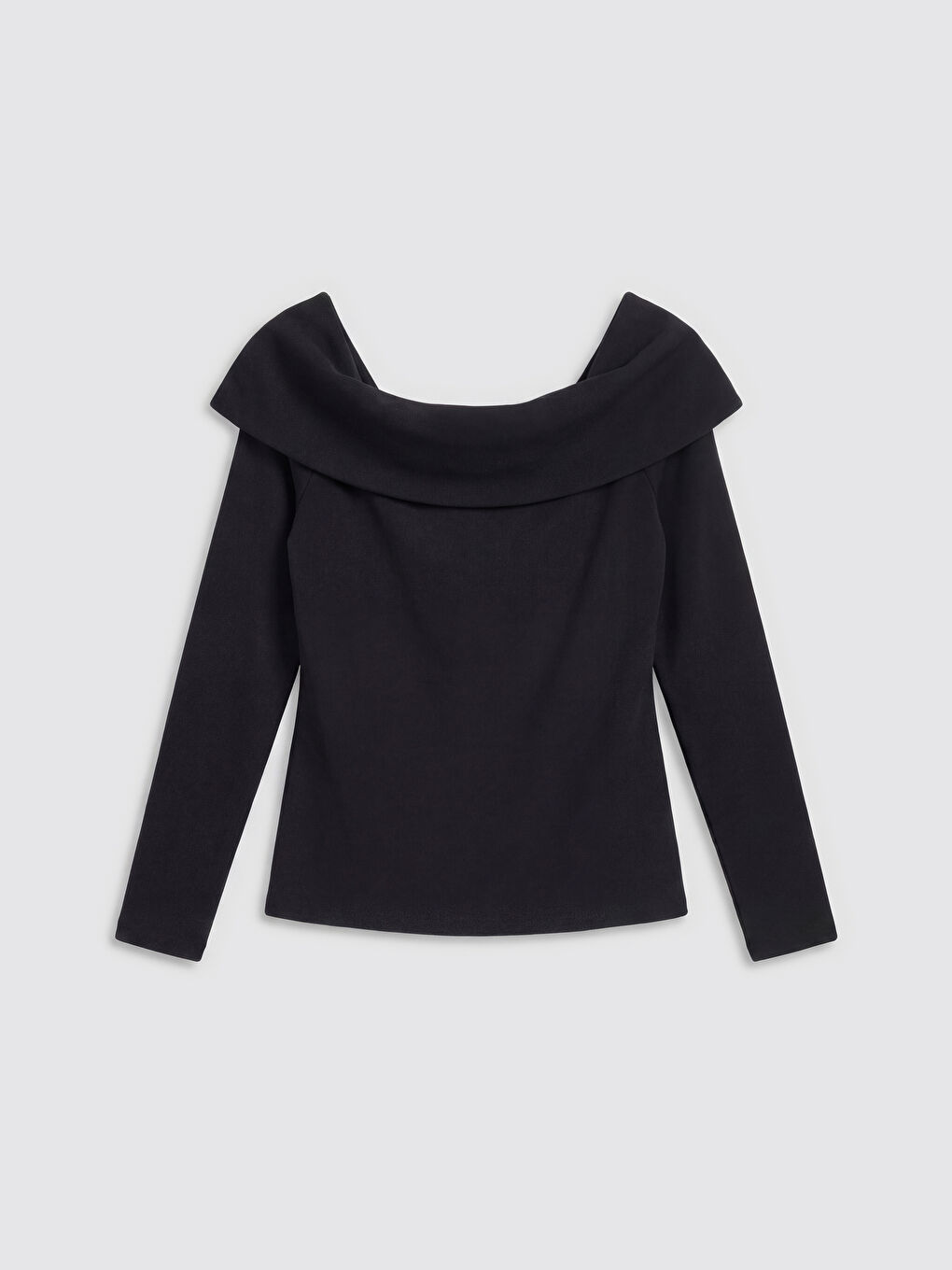 Siyah Kayık Yaka Büzgülü Bluz-1