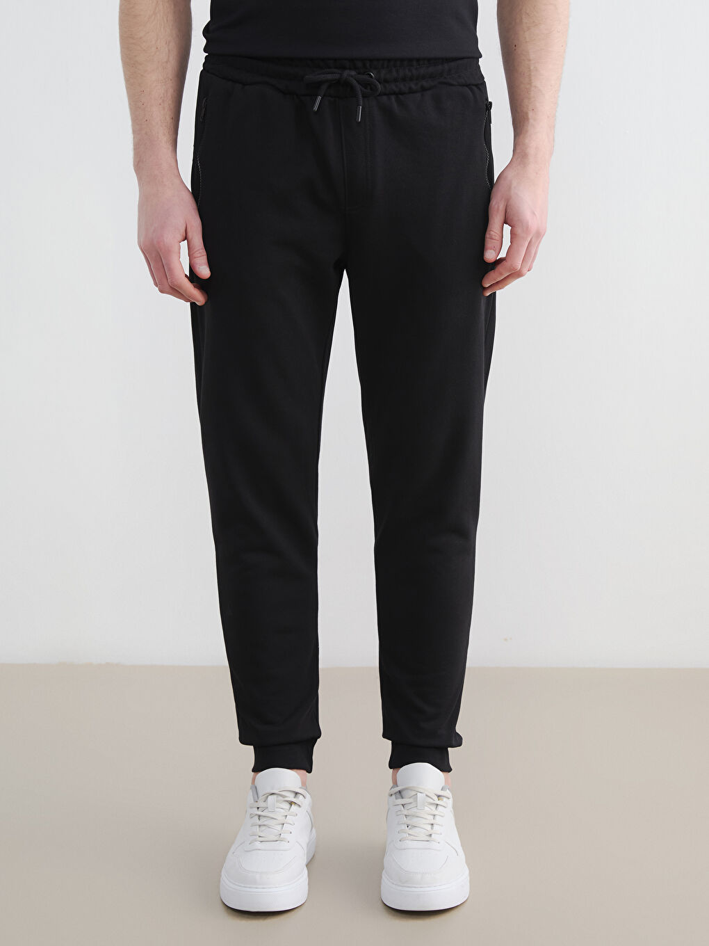 Siyah Standart Kalıp Erkek Jogger Eşofman Altı-1