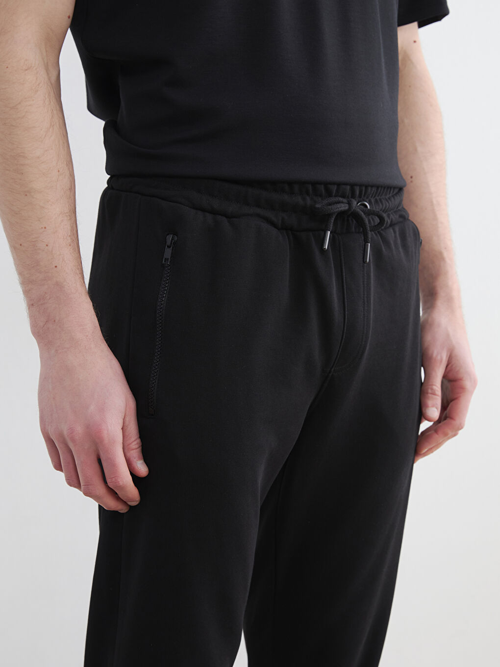 Siyah Standart Kalıp Erkek Jogger Eşofman Altı-2