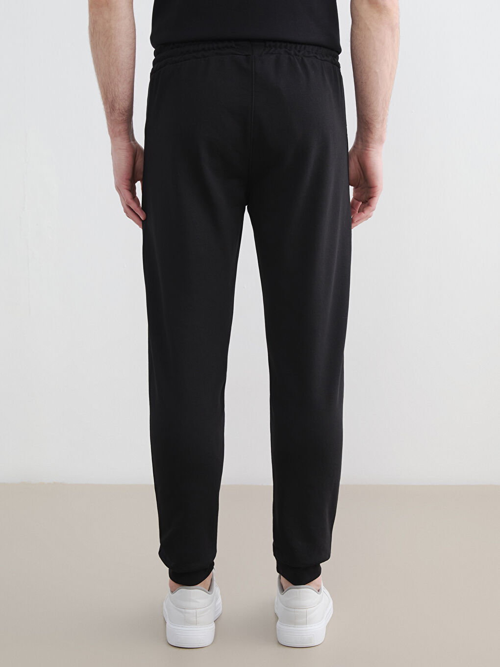 Siyah Standart Kalıp Erkek Jogger Eşofman Altı-3