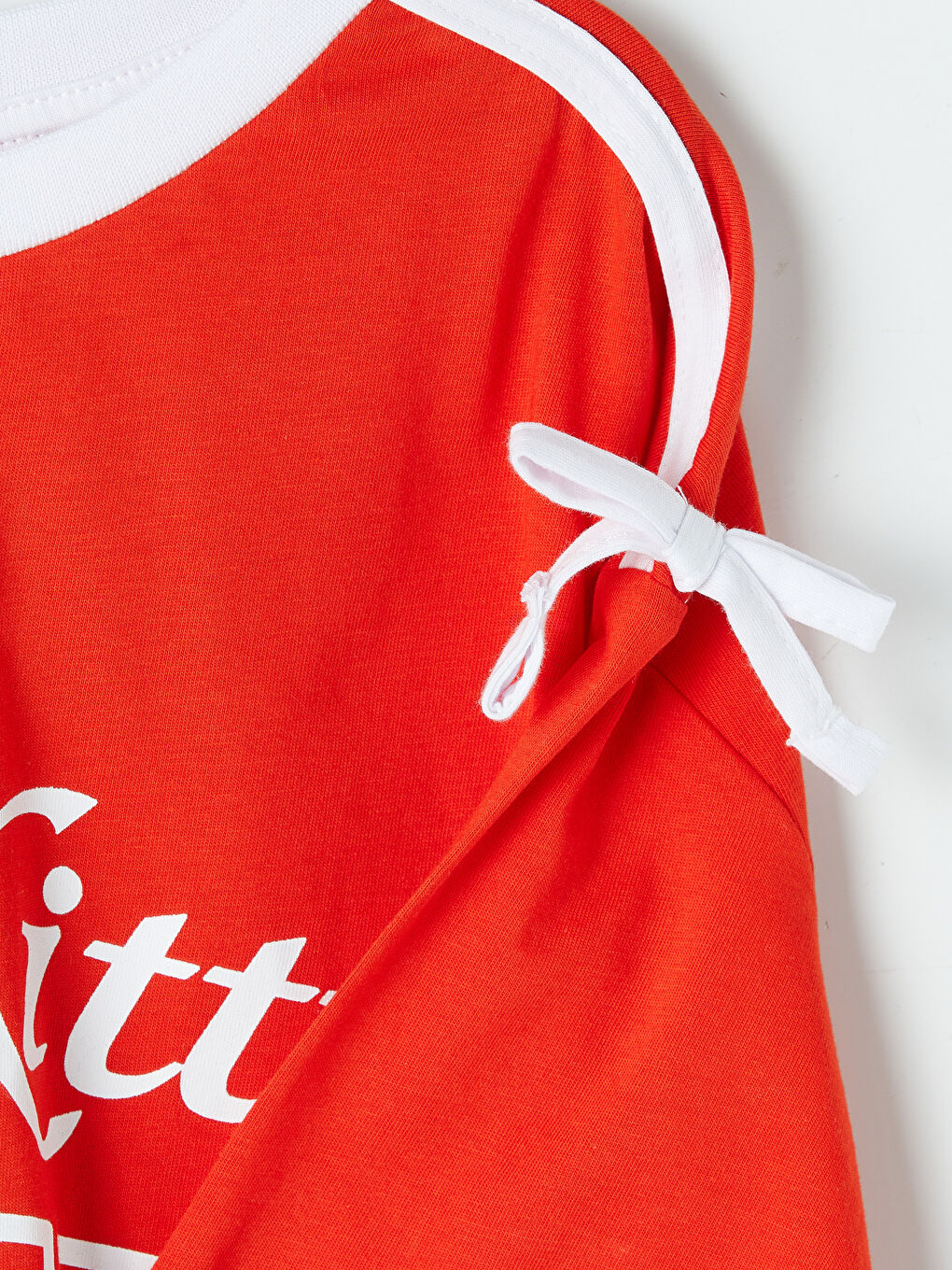 Kırmızı Bisiklet Yaka Hello Kitty Baskılı Kız Çocuk Tişört-2