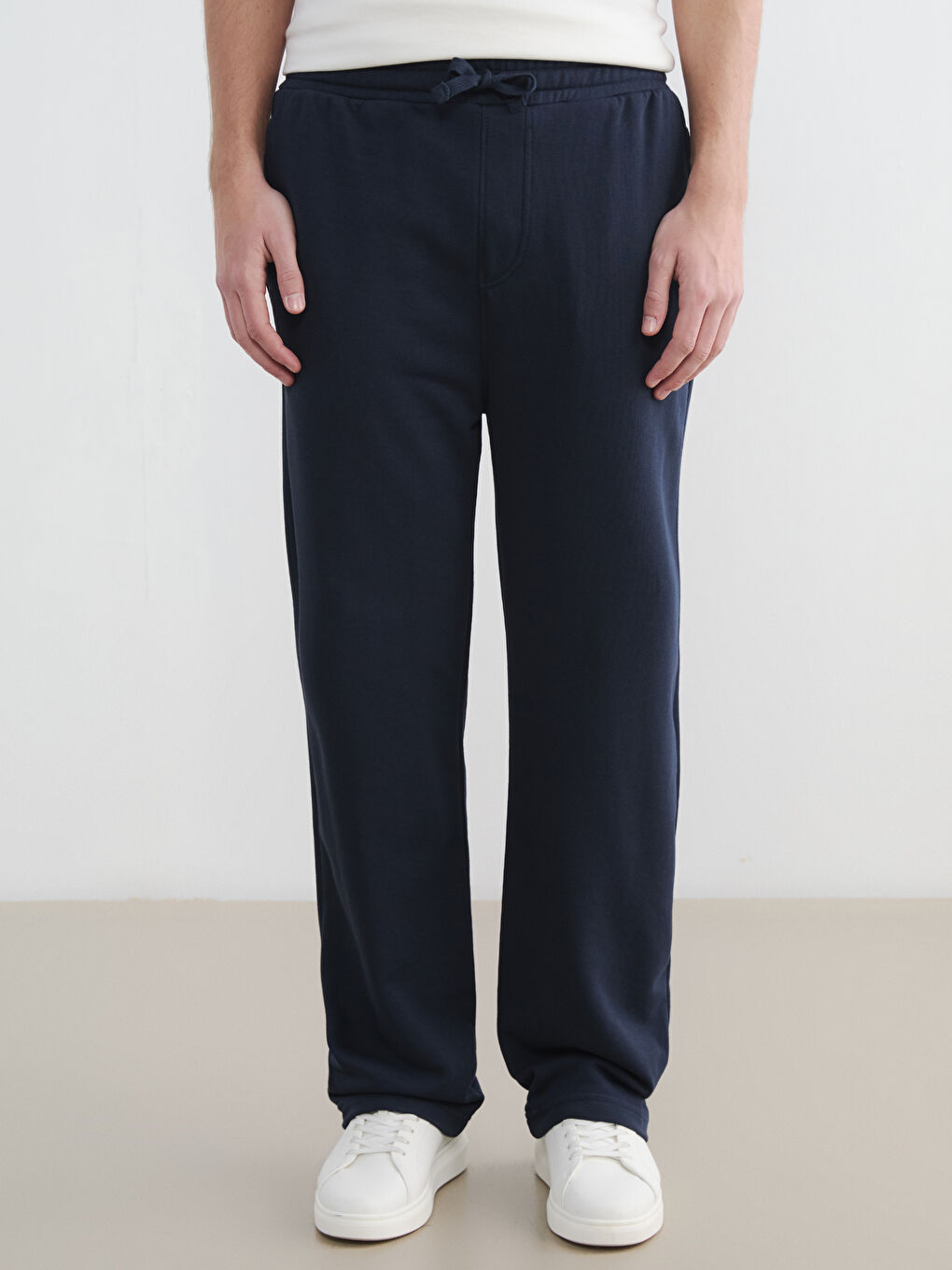 Man NAVY Sweatpants-1