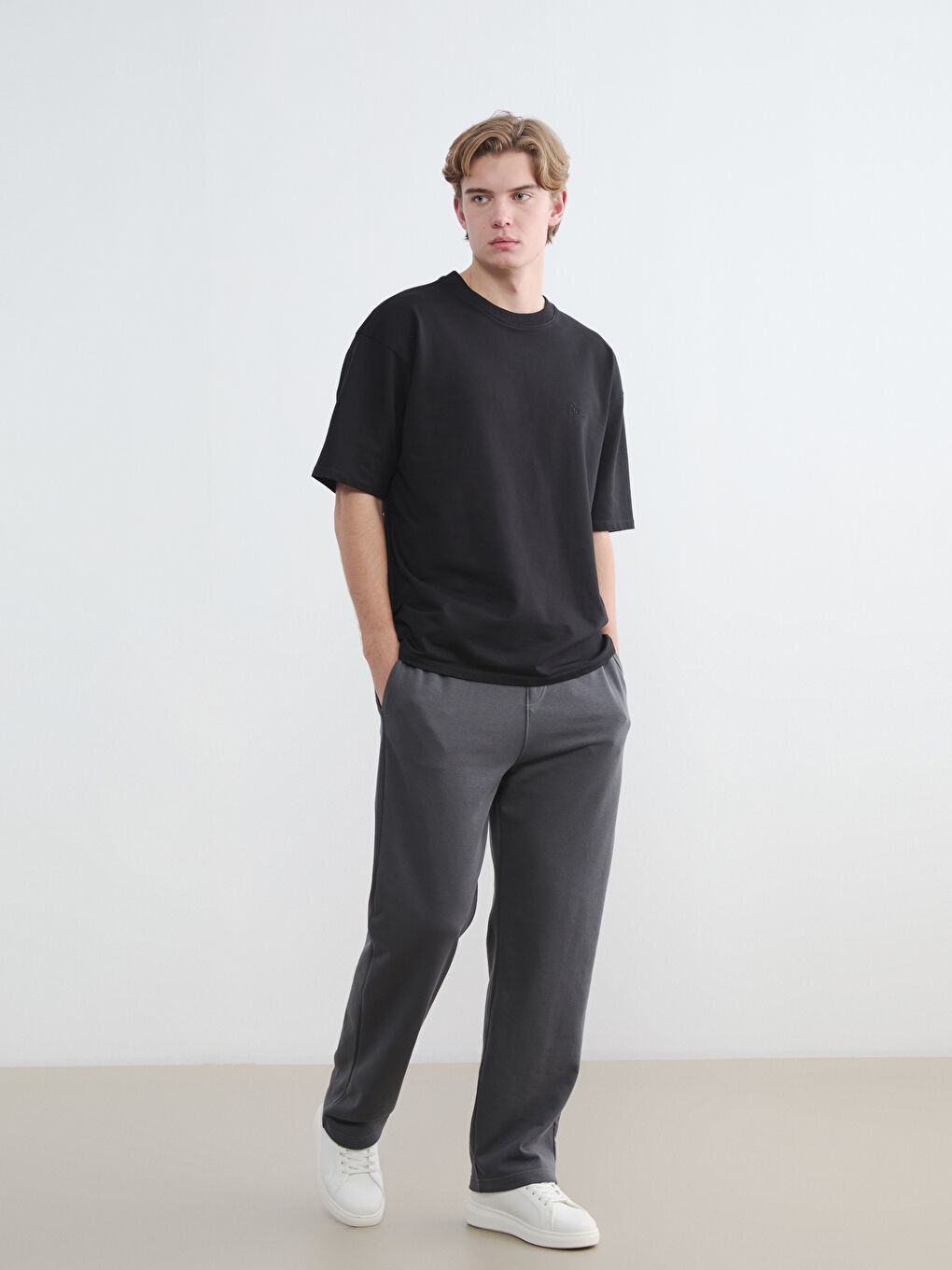 Мужские спортивные брюки свободного кроя