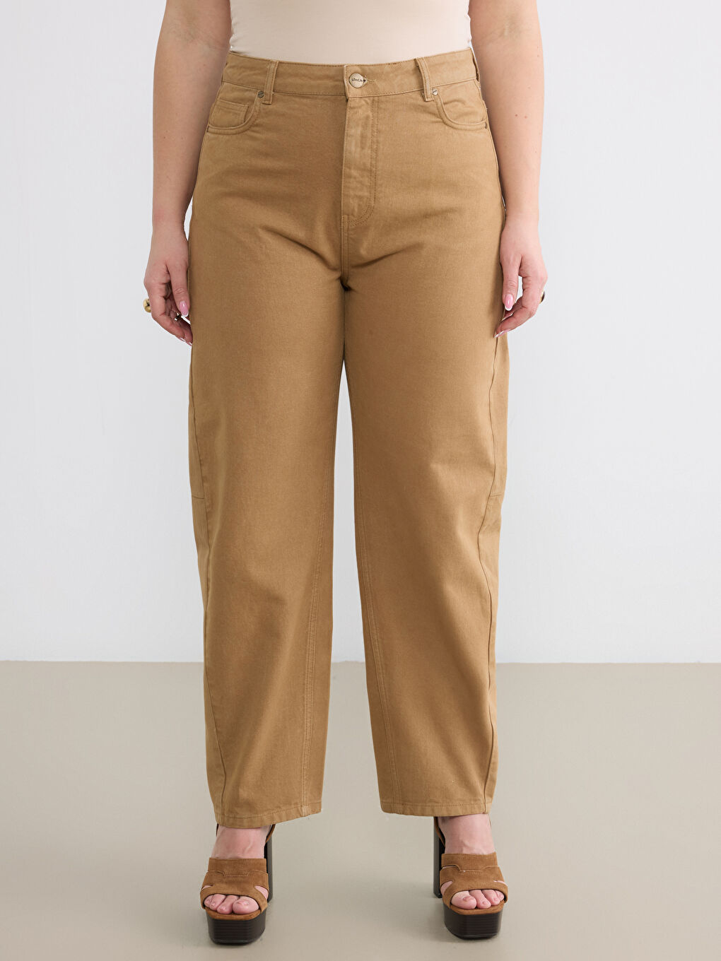 Bej Bol Fit Kadın Jean Pantolon-1