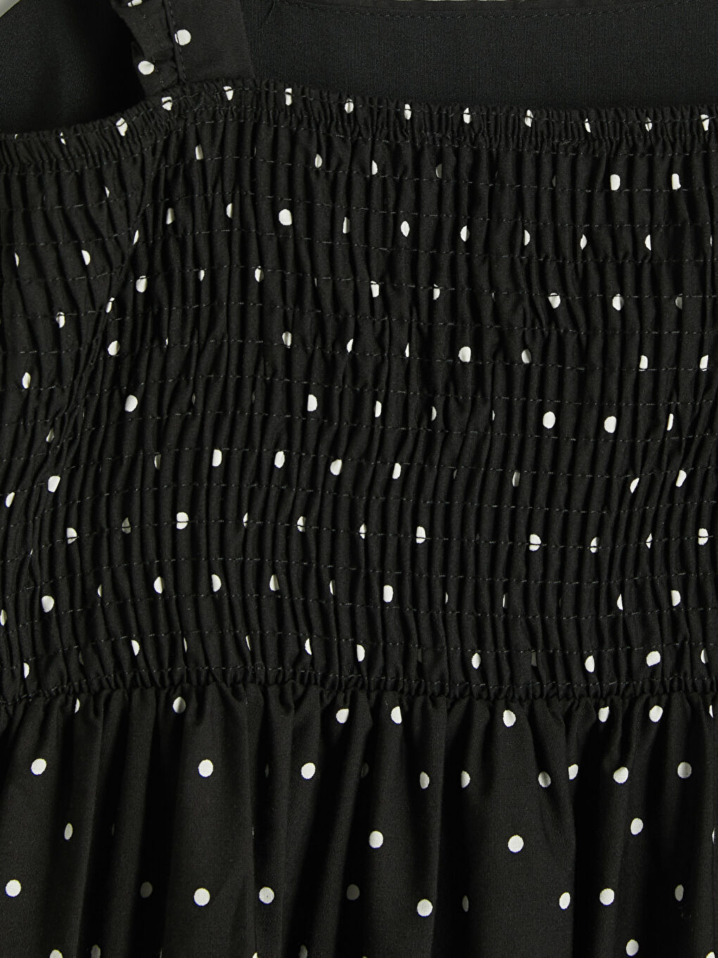 Siyah Kare Yaka Puantiyeli Fırfırlı Katkat Elbise-3